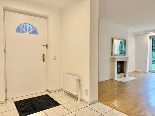 großzügiger Eingangsbereich