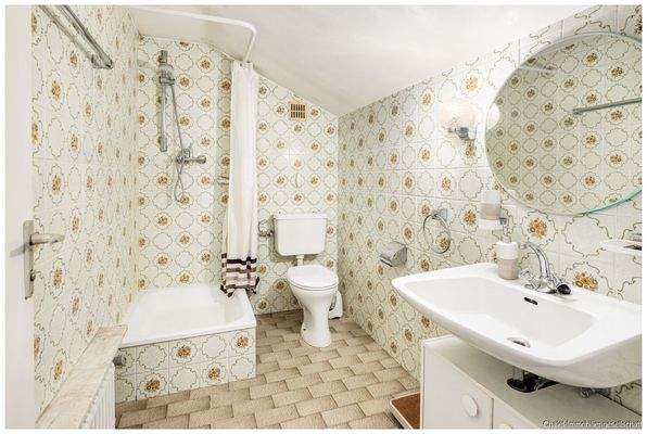 Badezimmer im Dachgeschoss