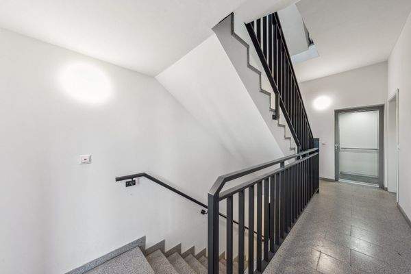 Hausflur mit Fahrstuhl