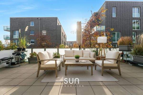 GROßZÜGIGE TERRASSE