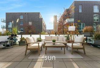 GROßZÜGIGE TERRASSE