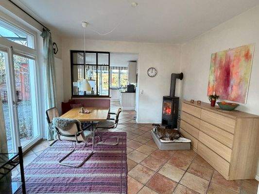 Essbereich mit Blick zur Küche