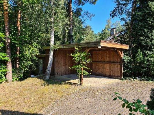 Carport mit 2 Geräteräume