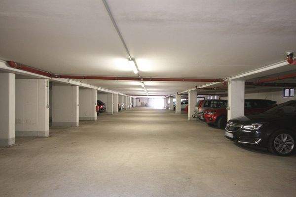 Tiefgaragenstellplatz