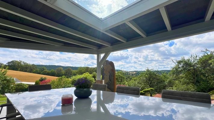 Blick von der unteren Terrasse