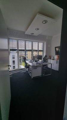 Büro 3.jpg