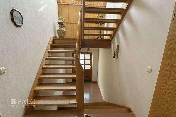 Treppe und Eingangsbereich