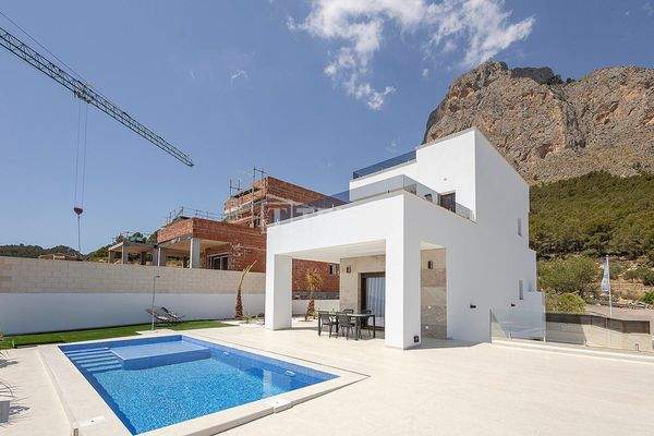 Luxurious Detached Villas with Pool in Polop Costa Blanca