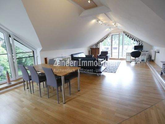 Esszimmer mit Wohnzimmer