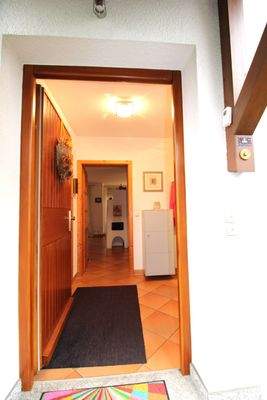 Eingangstüre mit Flur.JPG
