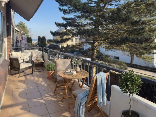 Umlaufender Balkon- Staging 