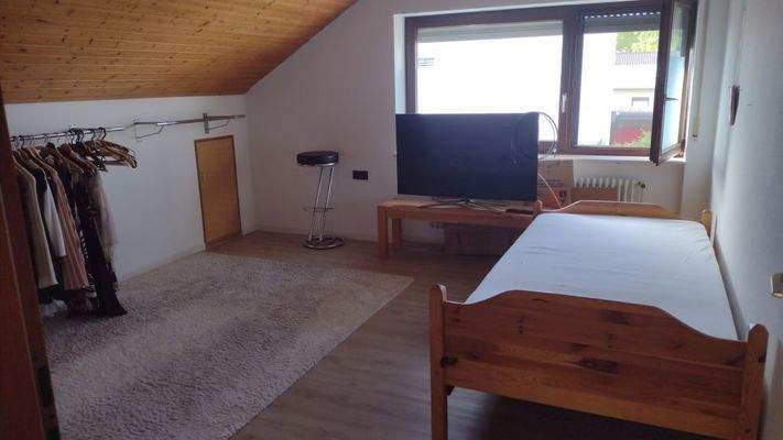 das Schlafzimmer im DG