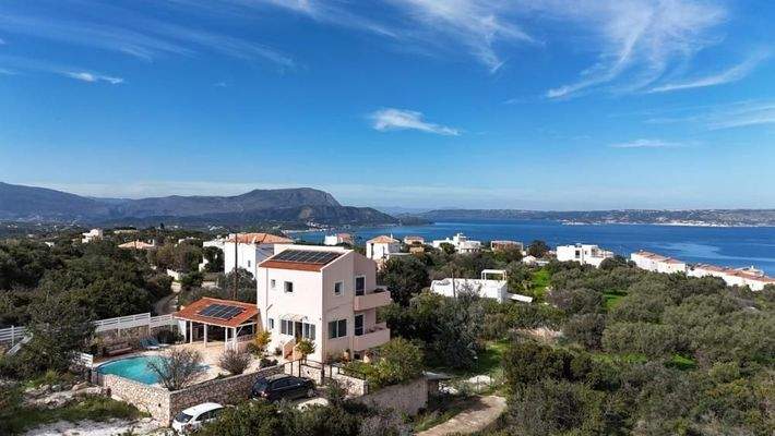 Kreta, Plaka bei Chania – Geräumige Villa mit Pool, Studio und Panoramablick aufs Meer