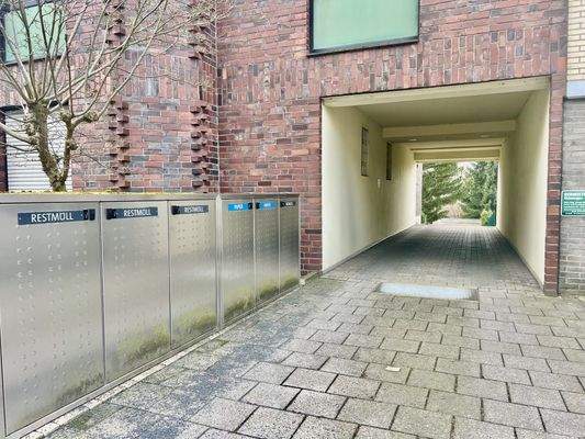 Zufahrt zu den Garagen 