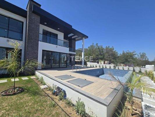 Detached Villas with Unblocked Sea and Mountain Views in Girne