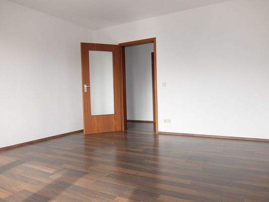 Muster Wohnzimmer_Blick zur Tür