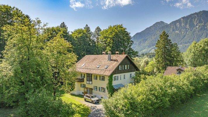 KITZIMMO-Historische Villa in idyllischer Lage kaufen - Immobilien Pinswang Tirol.