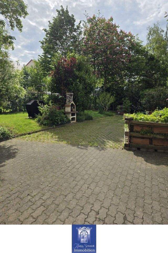 Individuelle Wohlfühlwohnung unterm Dach! Hofseitiger Balkon und toller Blick! - Photo 4