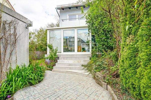 Zuwegung mit Wintergarten