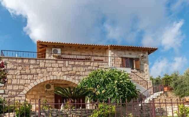 Kreta, Sisi: Einzigartiges Steinhaus mit Swimmingpool zum Verkauf