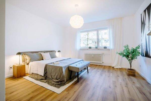 Geräumiges Schlafzimmer