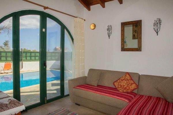 Kreta, Maleme: Traditionelles kretisches Haus zu verkaufen, nur wenige Schritte vom Strand entfernt