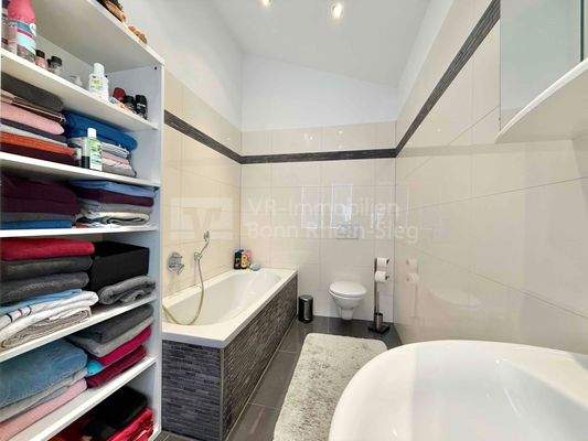 Wannenbad hinteres Haus