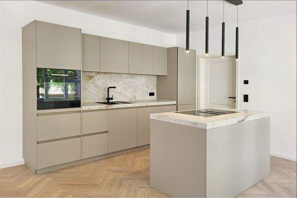 Qualitative, geschmackvolle Einbauküche (inklusive)