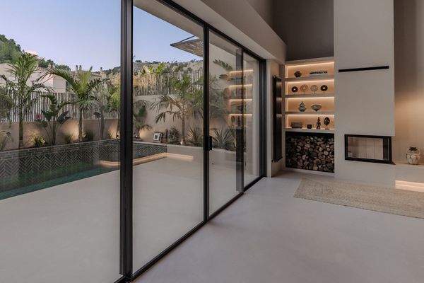 Wohnbereich mit angrenzender Terrasse