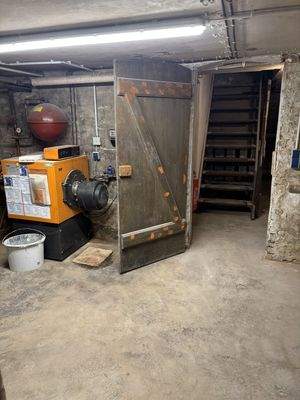 Keller mit Öl-Heizung