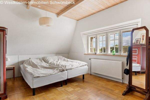Schlafzimmer DG