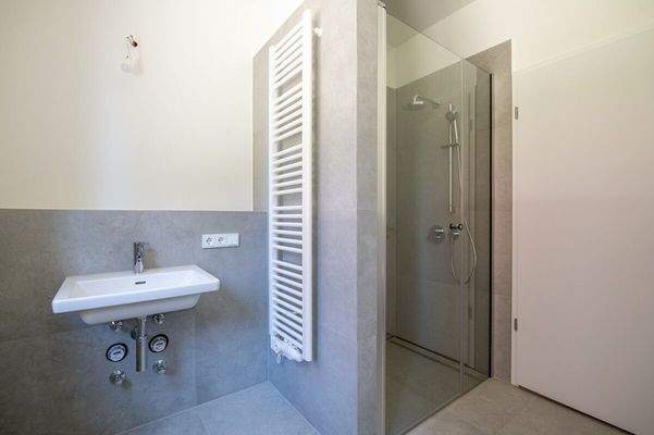 Best_Place_  Eiswerderstraße 10_ B49_Bad2-16