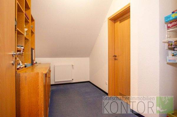 Durchgangszimmer zum Bodenraum