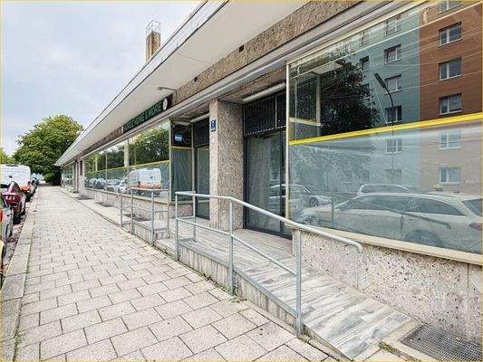 Außenansicht zur Straße