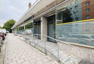 Außenansicht zur Straße