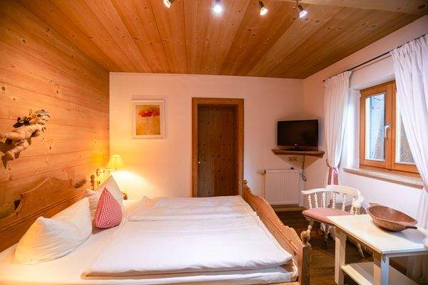 Familienzimmer-Nebenhaus-Schlafzimmer-II