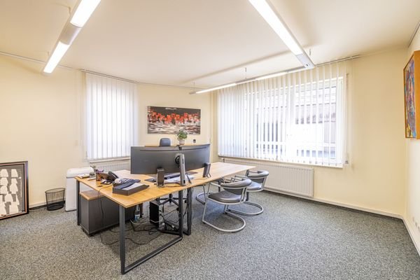 Büro EG
