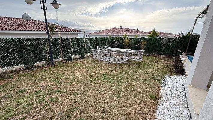 New Villa with Garden and Pool in Kuşadası Near Daily Amenities