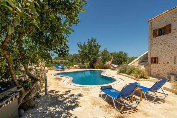 Kreta, Melidoni: Kretisches Steinhaus mit Swimmingpool zu verkaufen