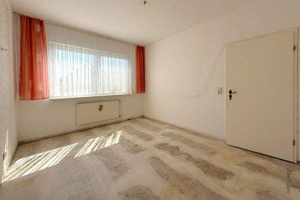 geräumiges Schlafzimmer