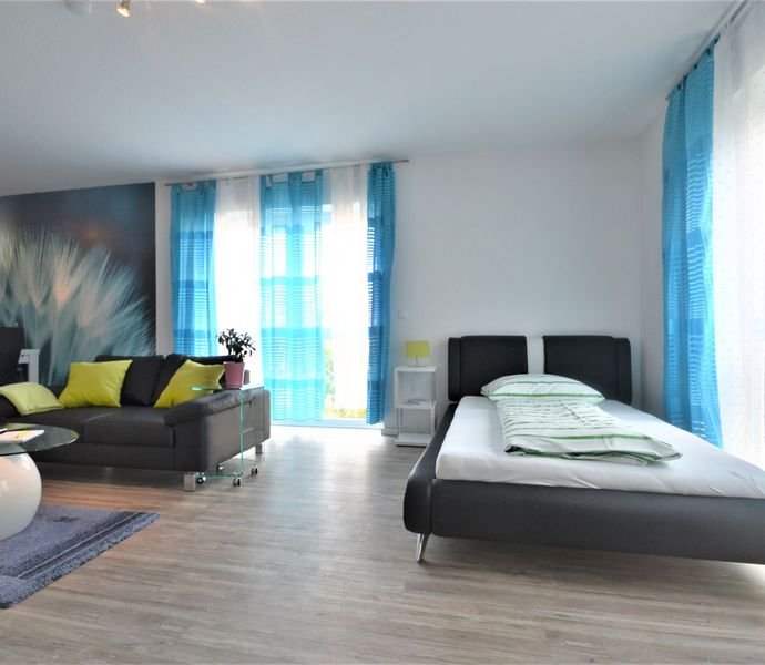 Schöne 1-Zimmer-Wohnung mit Terrasse, komplett ausgestattet, zentral in Raunheim