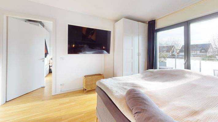 Elternschlafbereich mit Balkon