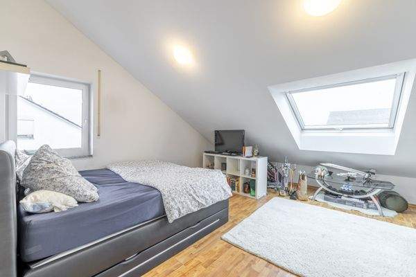 Schlafzimmer DG