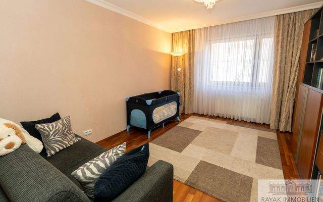 Arbeits-/Kinderzimmer