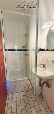 EG * Badezimmer mit Dusche