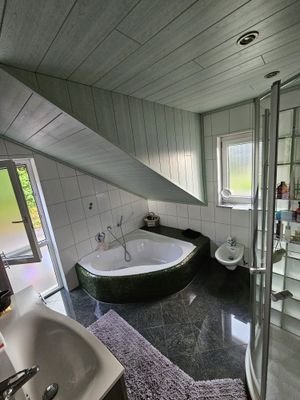 Badezimmer 1.jpg