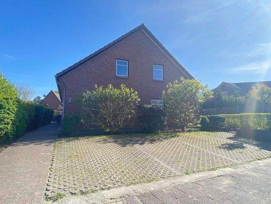 Stellplätze vor dem Haus 