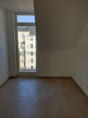  Küche mit Zugang zum Balkon