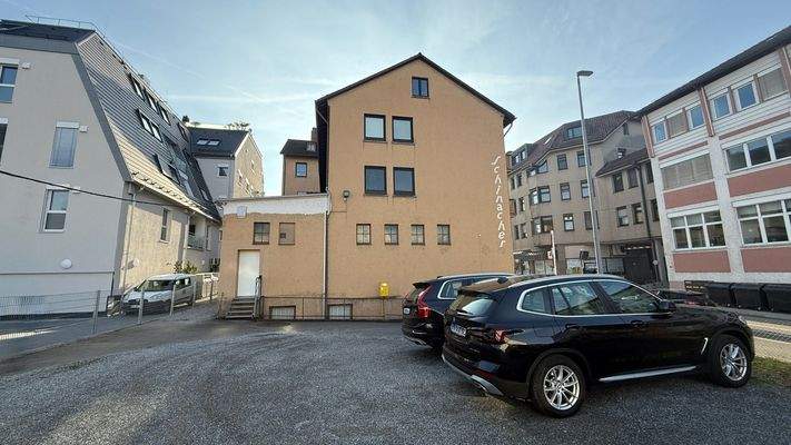 Anlieferung, Parkplatz