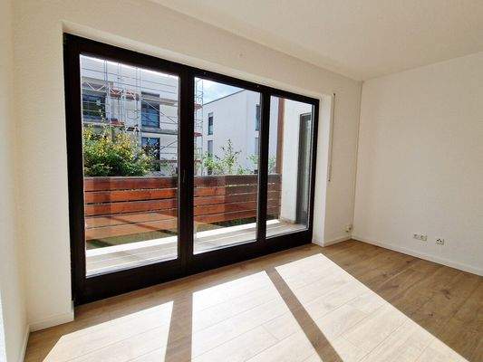 Fenterfront mit Südbalkon